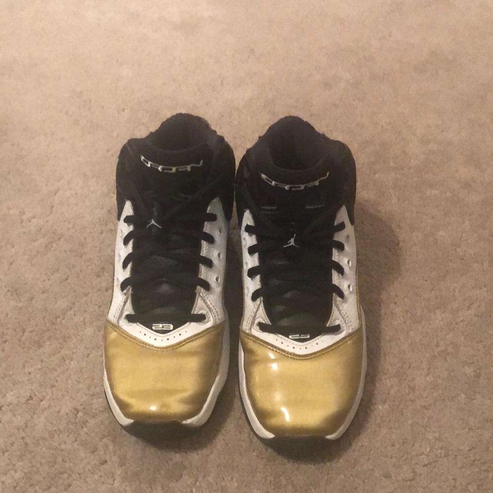 Jordan Boys B'Loyal White/Black/Metallic Gold